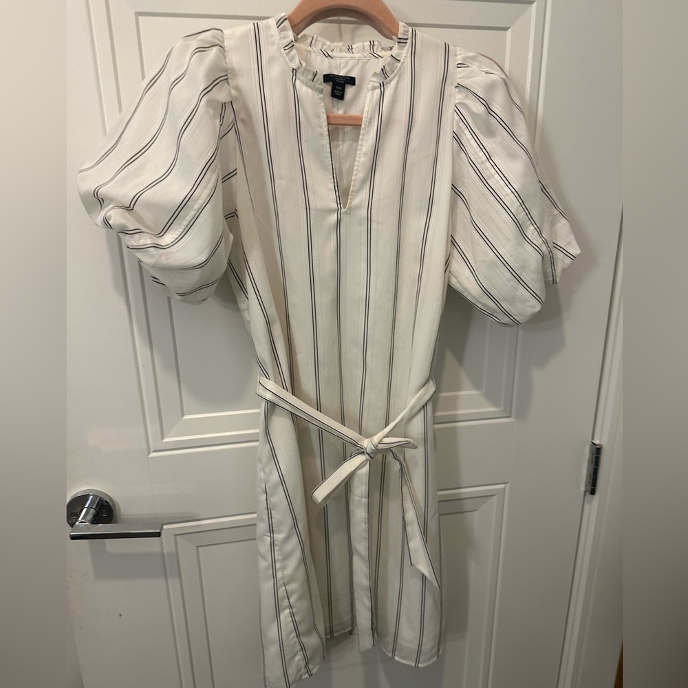 Ann Taylor Factory Petite White Petite Dress For Women Size XXSP used gently